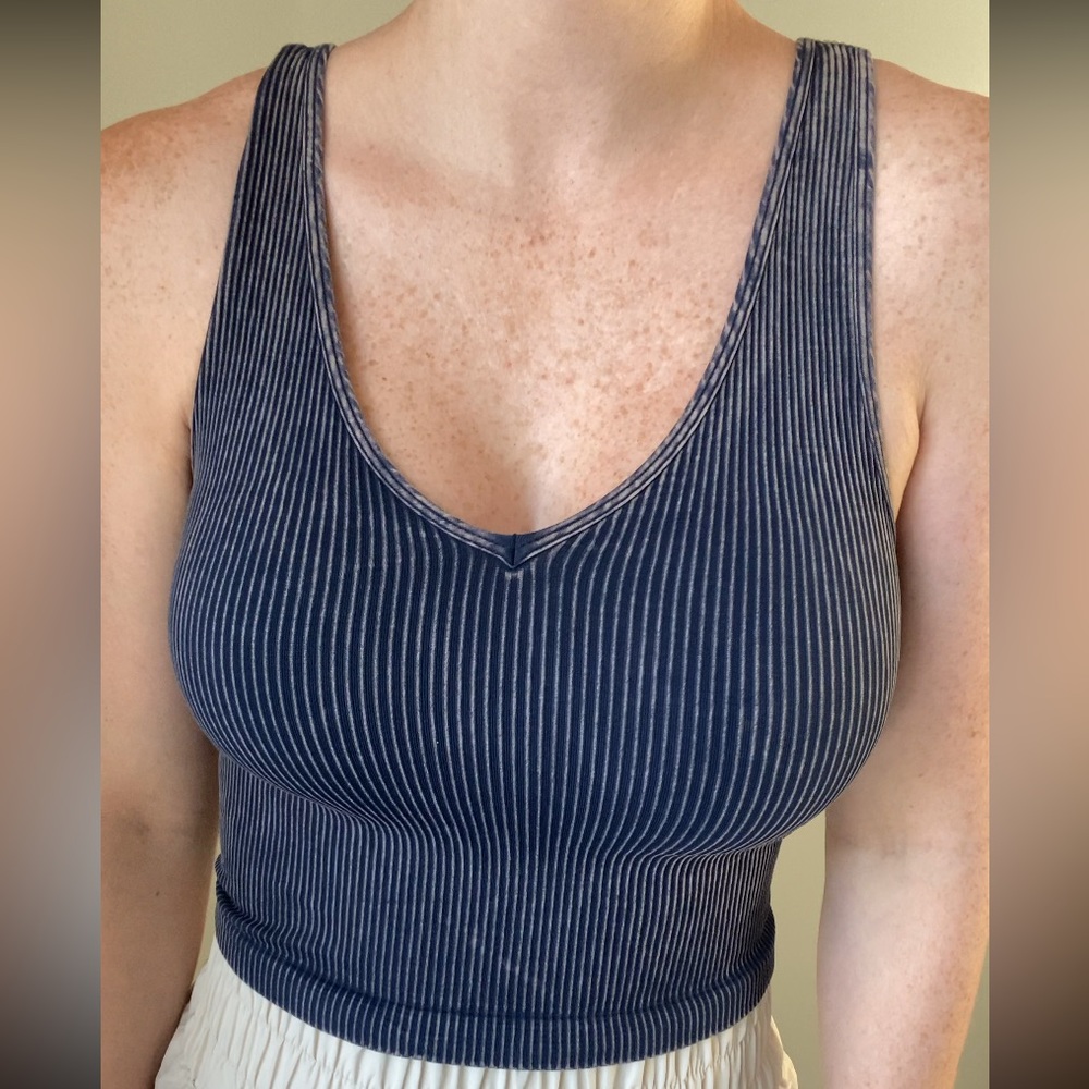 Basic V Neck Seamless Tank - Midnight - Picture 1 of 5